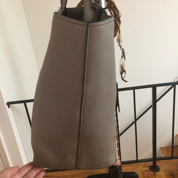 Prada Vitello Daino Tote - Picture 7 of 8
